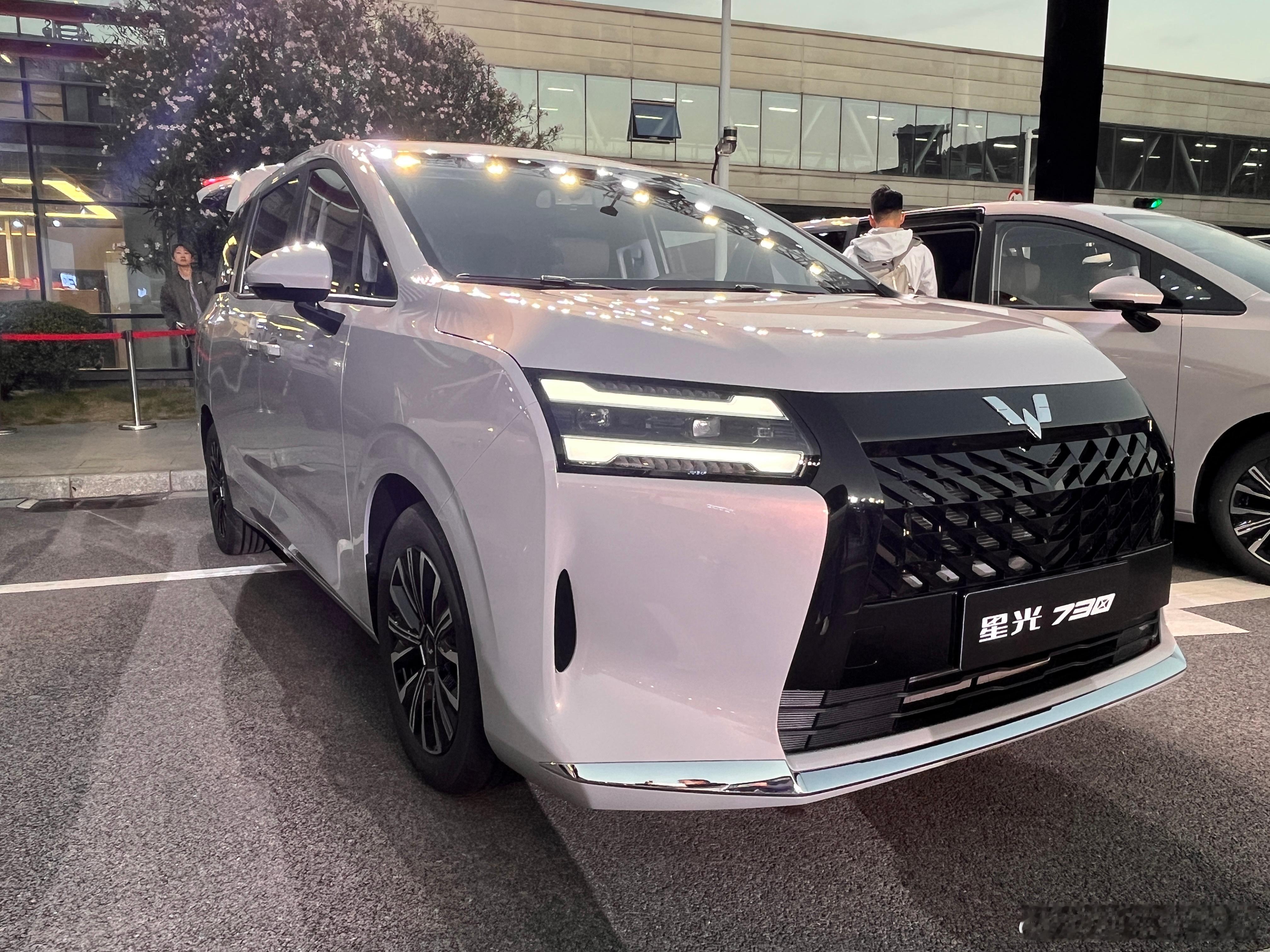 11月12日晚，星光730正式上市，定位大7座MPV，一车三动力，共4个车型版本