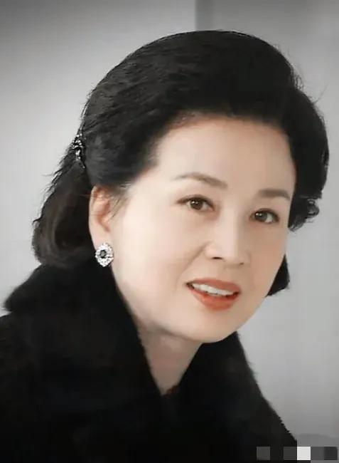 韩国"第一美人"，一辈子零绯闻，却把自己一生活成了一个笑话，韩惠淑这辈子活得挺拧