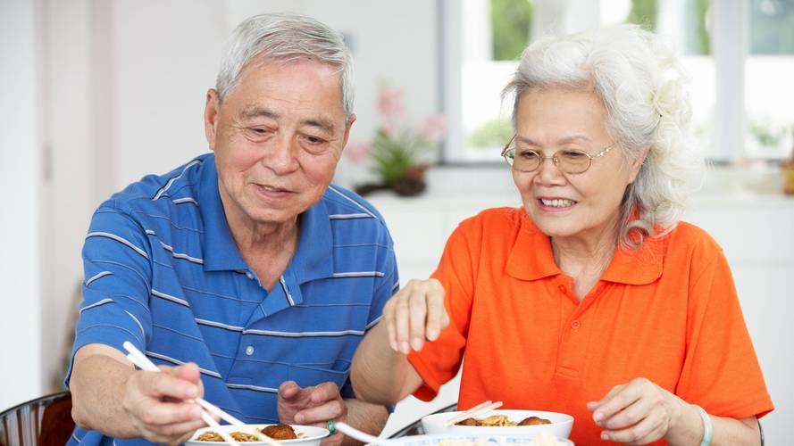 人要实现晚年幸福，离开这几件事。一是身体健康，或叫无大病大灾，行动自由，能吃喝