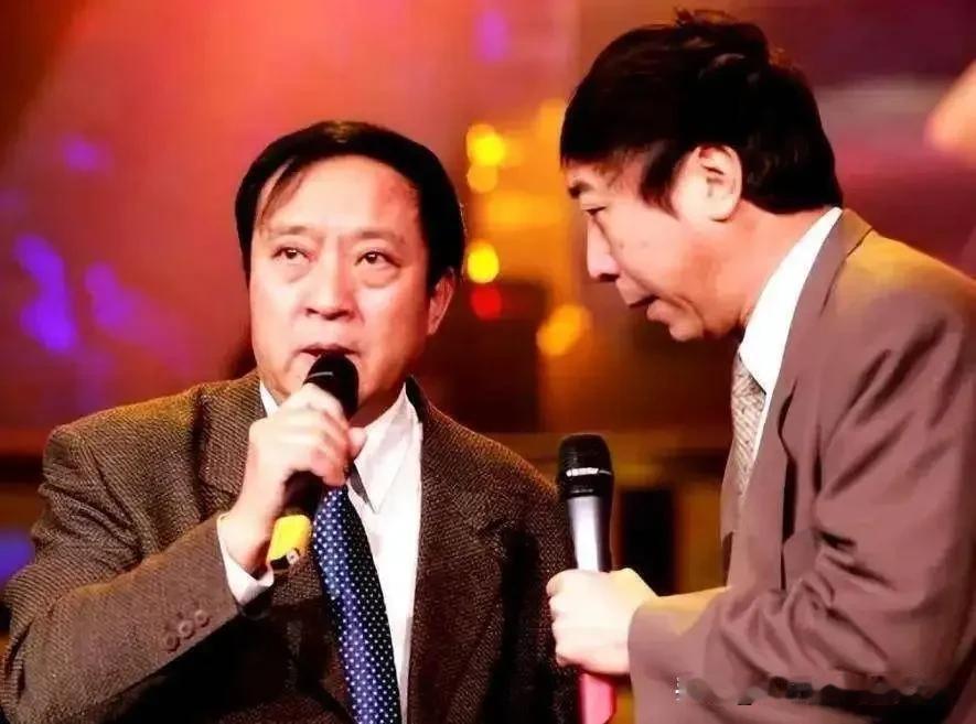 当年冯巩为什么与牛群分道扬镳其实要我说，如果按着当年冯、牛相声二人组合模式发展，