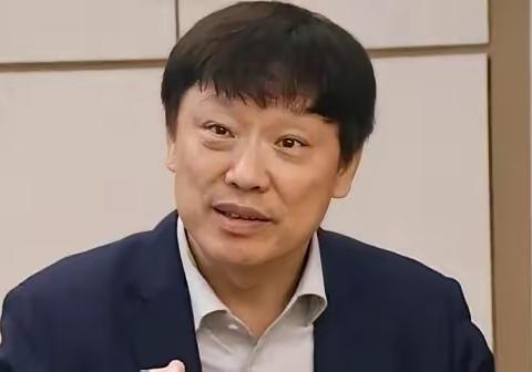 胡锡进认为，互联网绝对是好造物，我们要珍惜！他提出几个“不”：不搞文字狱，不
