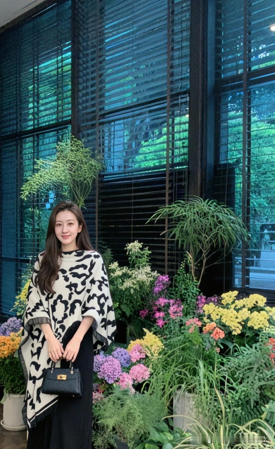 做你的心上人，无需言语，温柔自会流淌。这种感觉，就像是心里藏着一束光，温暖而宁