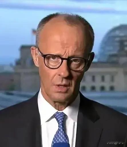 出头鸟来了！德国今天突然宣布：2月1日，德国国防部长皮斯托里乌斯公开宣布：面对