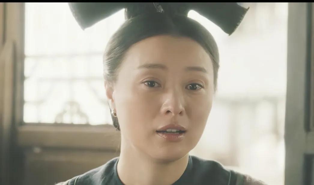 电视剧《人生若如初见》中，梁乡母亲的身份在清朝的地位仅次于皇帝？梁母去汉人知
