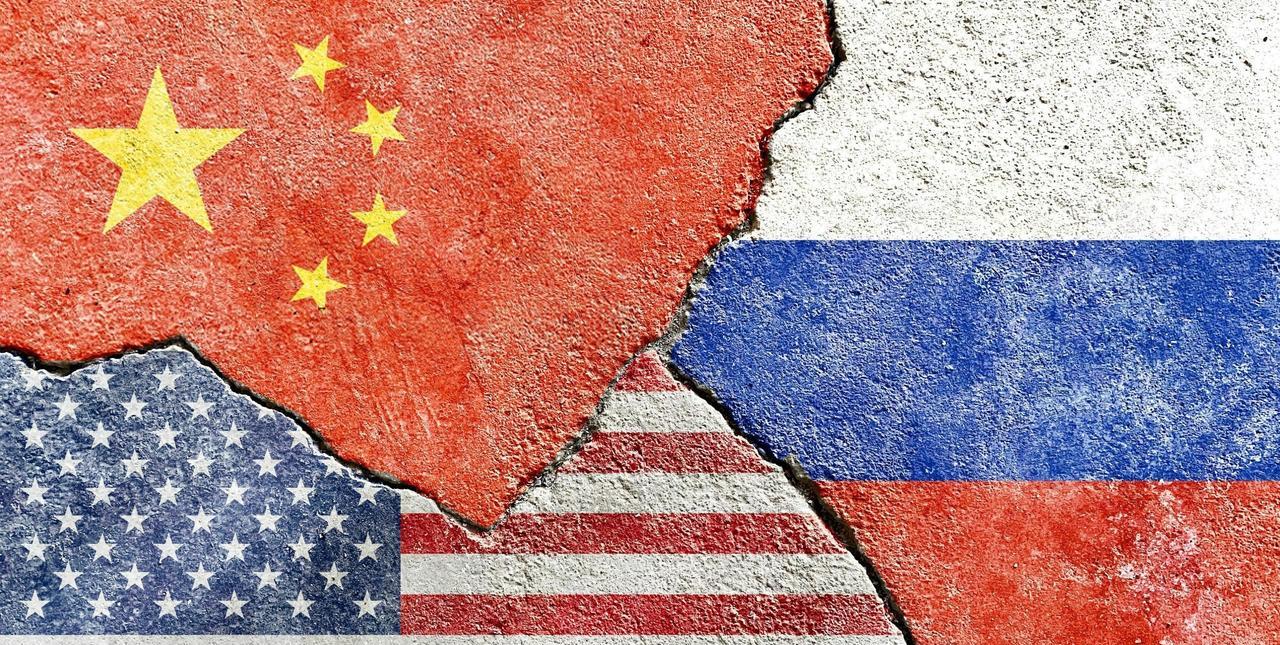 中俄5年没实现的事，特朗普两周办成！四国大局已定，拜登要气炸谁能想到，中俄联手