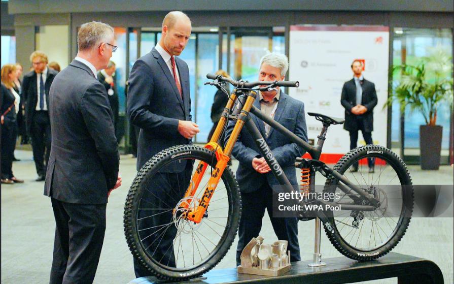 2025年12月3日，查尔斯三世和卡米拉王后在温莎城堡圣乔治大厅主持德国国宴，威