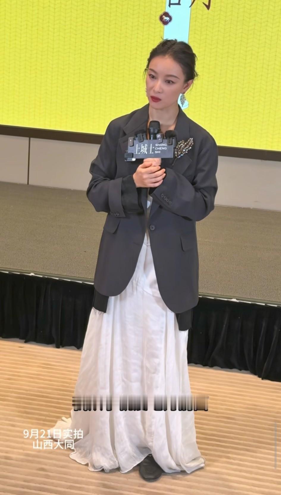 没想到倪妮作为一个南方人竟然这么爱吃刀削面，真让人有点意外！倪妮在南京出生，