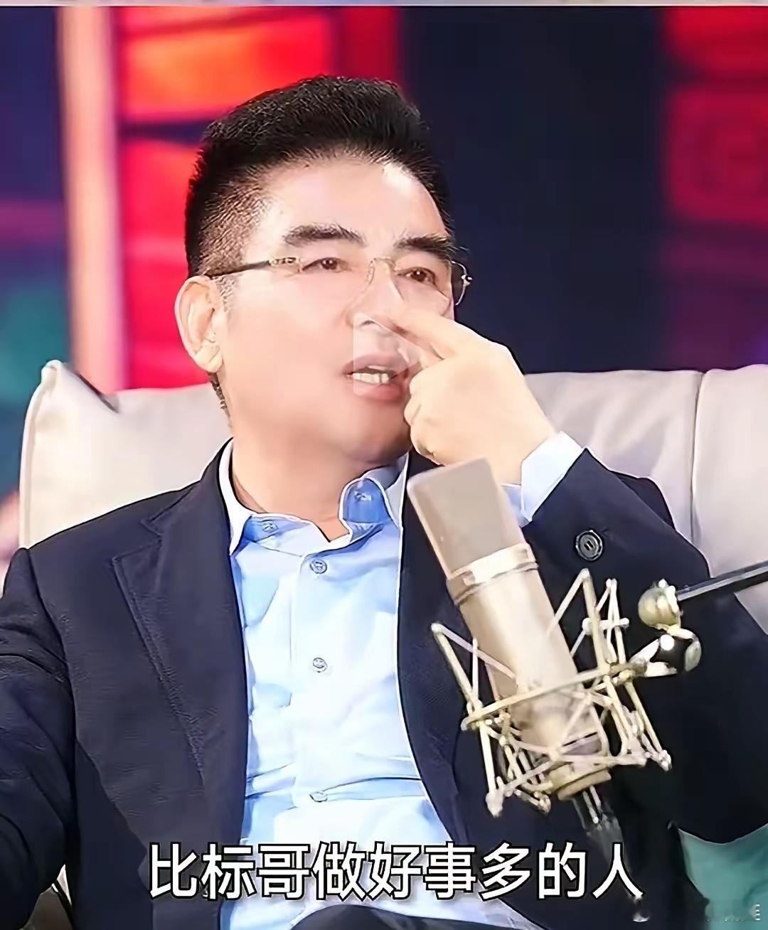 陈光标一句话，直接把桌子掀了。他说：“全中国，做好事比我多的，找不出第二个。”话