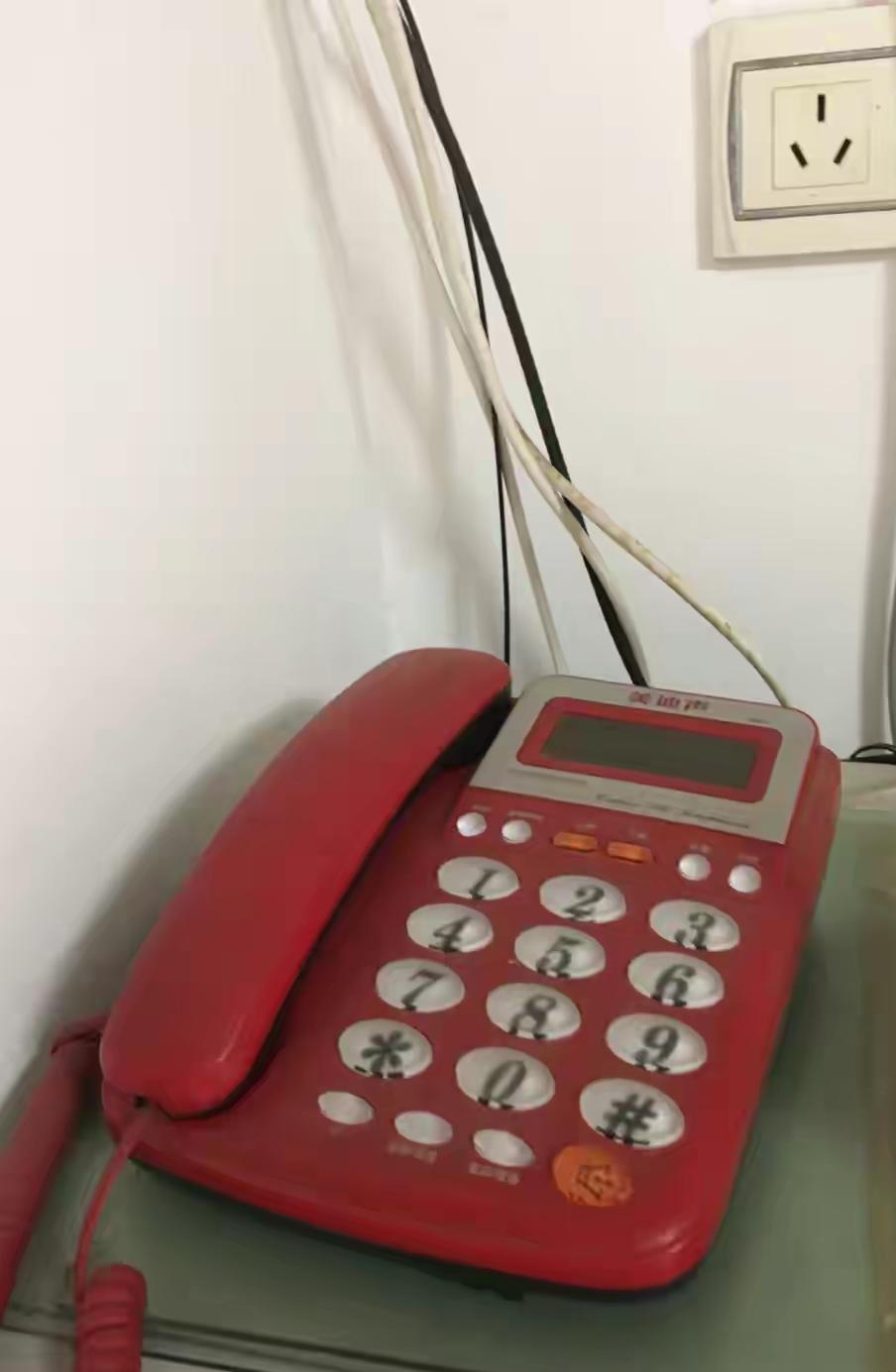 六十年代，我们村一个姓杨的老头去好像南京看望在部队当了团长的儿子。到了儿子家后，