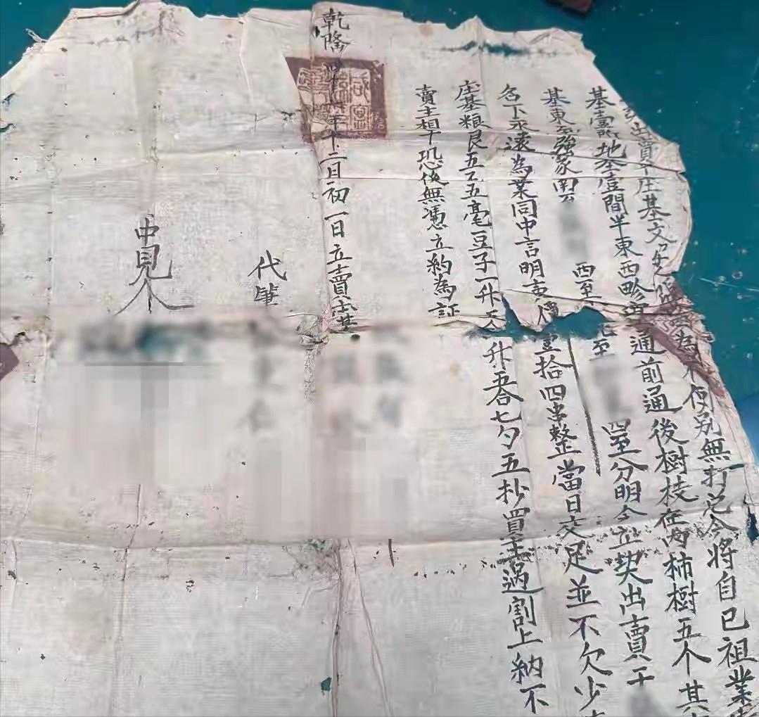 陕西西安，邻居家要翻修厨房，男子却坚决阻拦，担心邻居家翻修后遮挡他们家的采光，阻