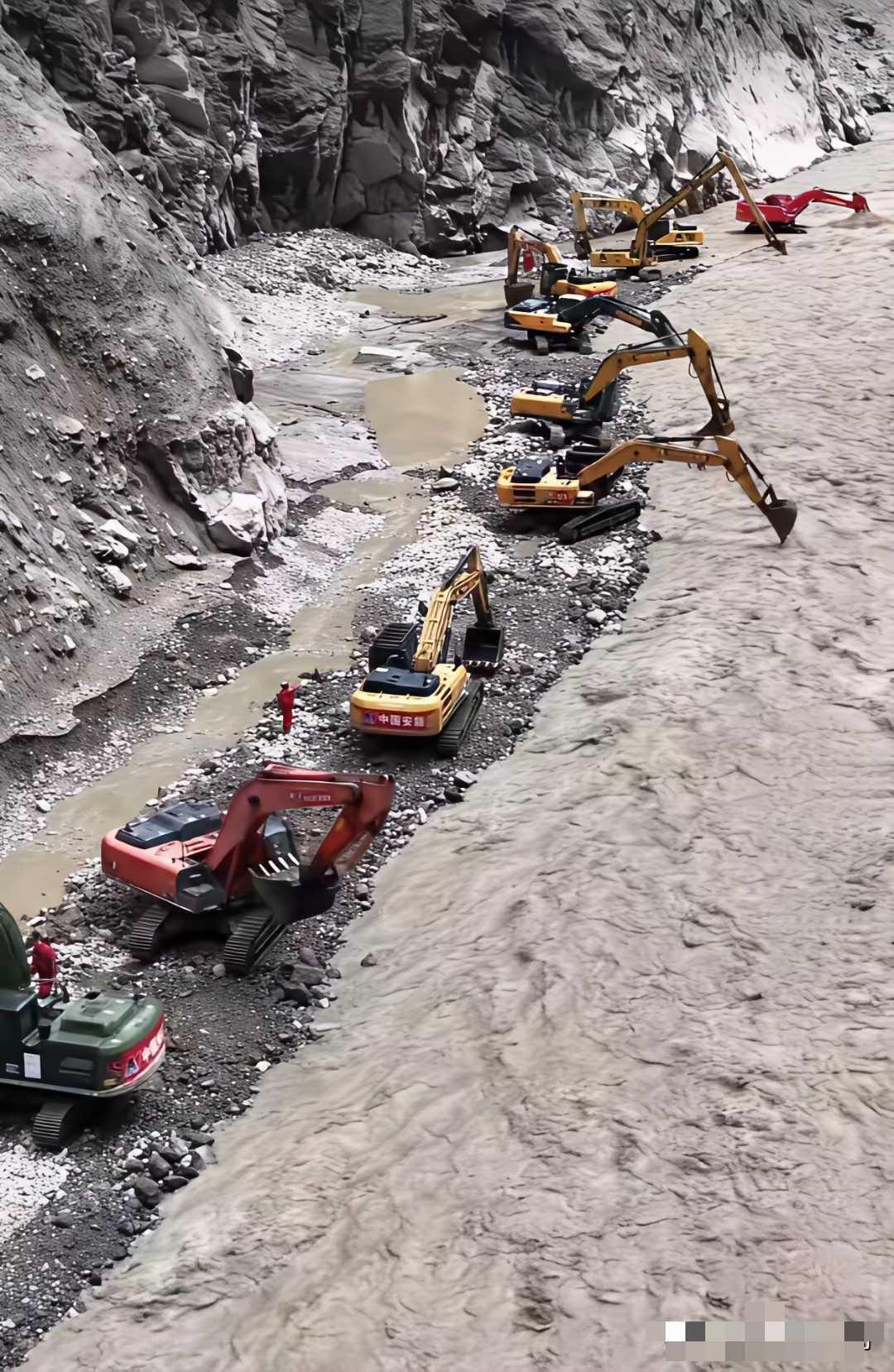 没有中国修不了的路，加油