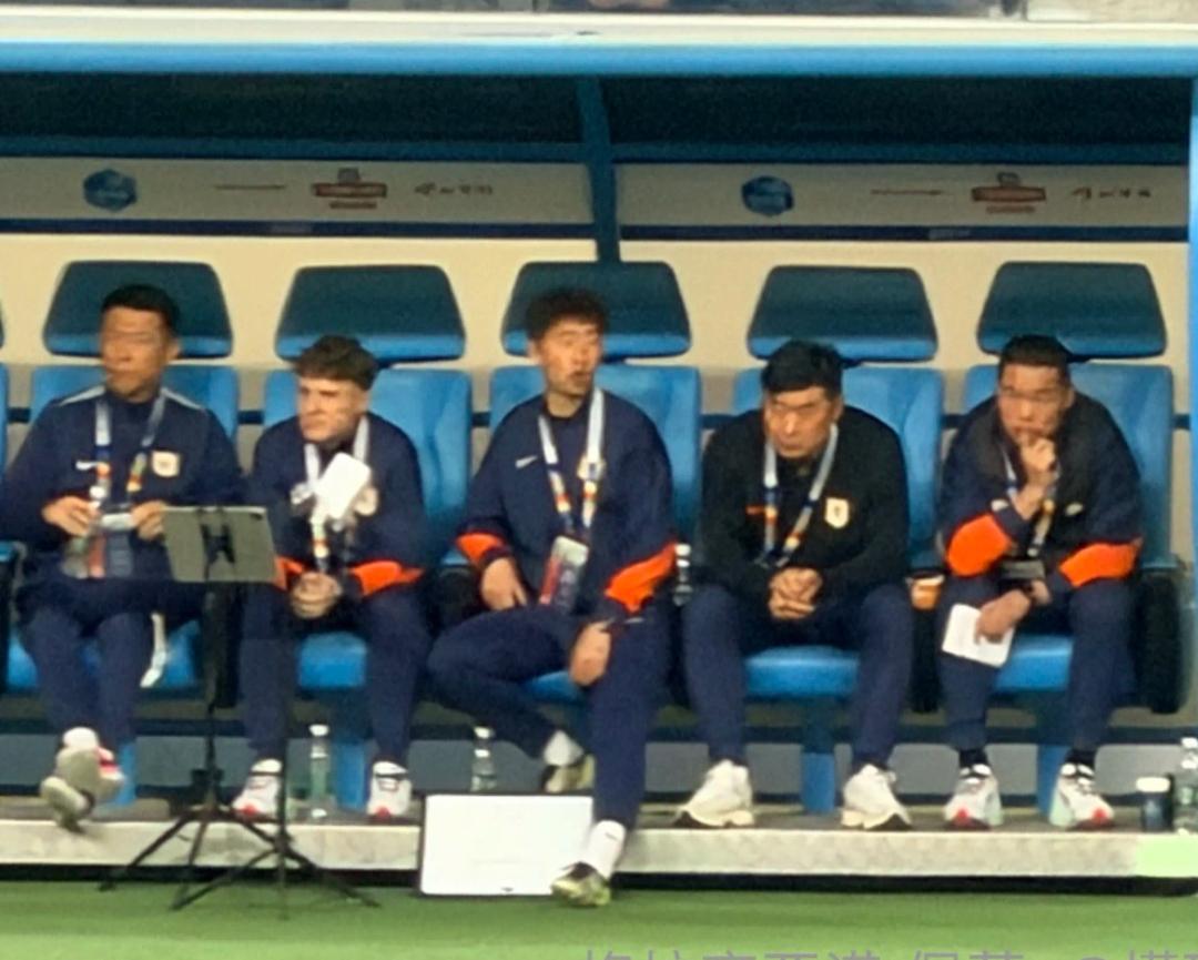 泰山队1-4海牛队，名记发出灵魂质问，球迷深以为然，或许其中就有泰山队如今这么惨