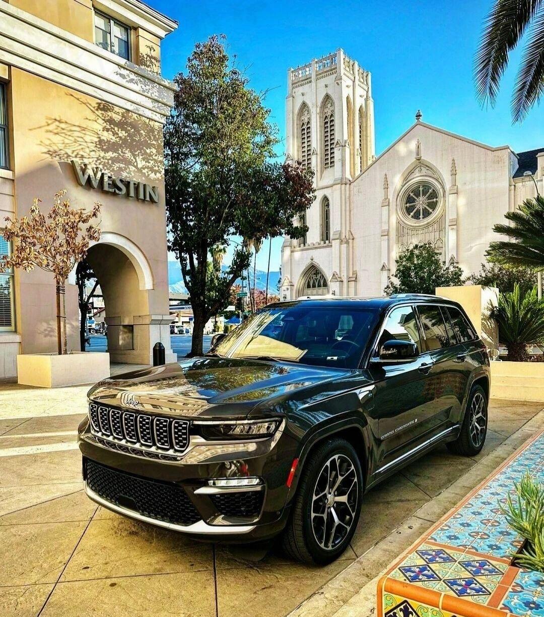 Jeep大切诺基4xe，你是不是都忘了还有它？Jeep大切诺基4xe是不少