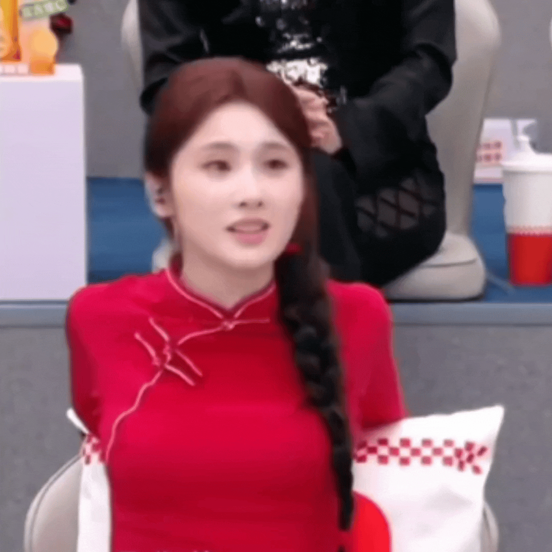 张慧雯拉票担当开朗大方的张慧雯真的很圈粉，社交能力超强，和姐姐们相处融洽，妥妥的