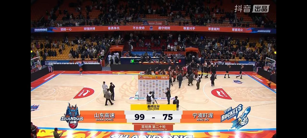 山东高速要想走得更远，克里斯必须改变，不改直接裁掉，不能一颗老鼠屎坏一锅汤！昨晚