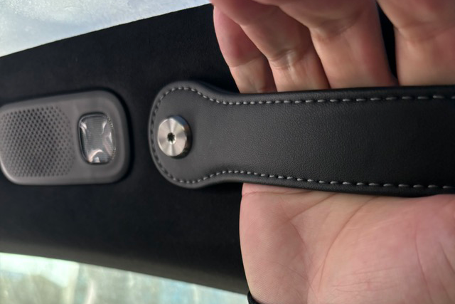 朋友出差了，他的小米SU7MAX这半个月就归我了，第一天我就来了一次深度试驾。