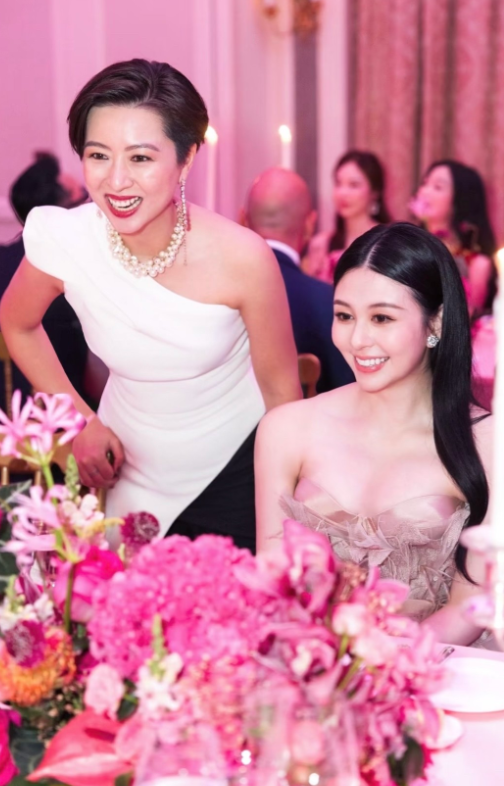 邱淑贞女儿沈月参加晚宴