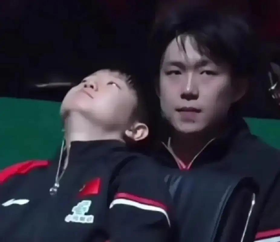 看到孙颖莎和王楚钦击掌时，别光感动。最新脑科学研究发现，他们的大脑运动信号同步率