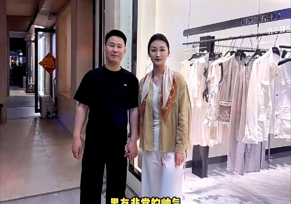 当初要是没闹那一出离婚，守着朱之文那块“金字招牌”，哪怕日子平淡。她听信了外面