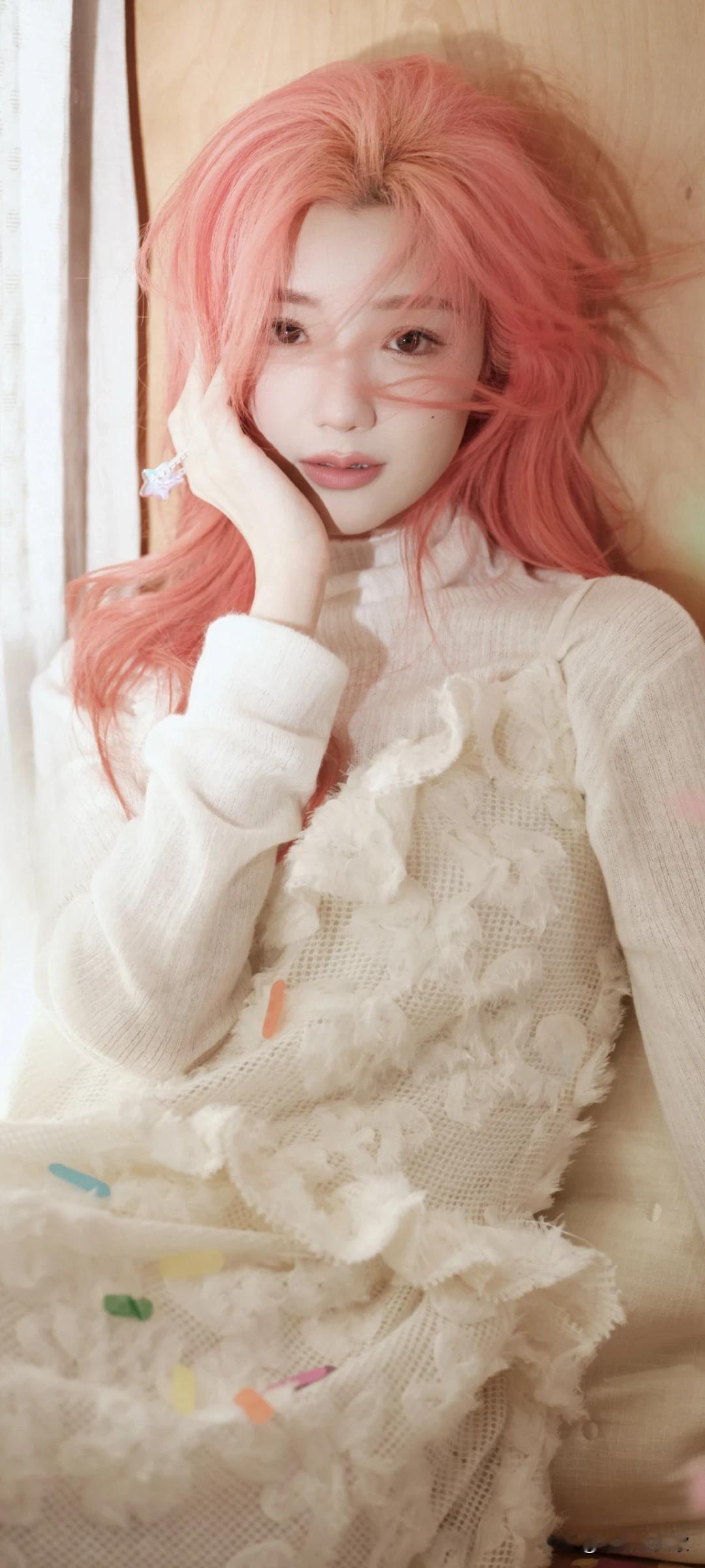 毛晓彤壁纸～自带柔光滤镜的粉发少女！