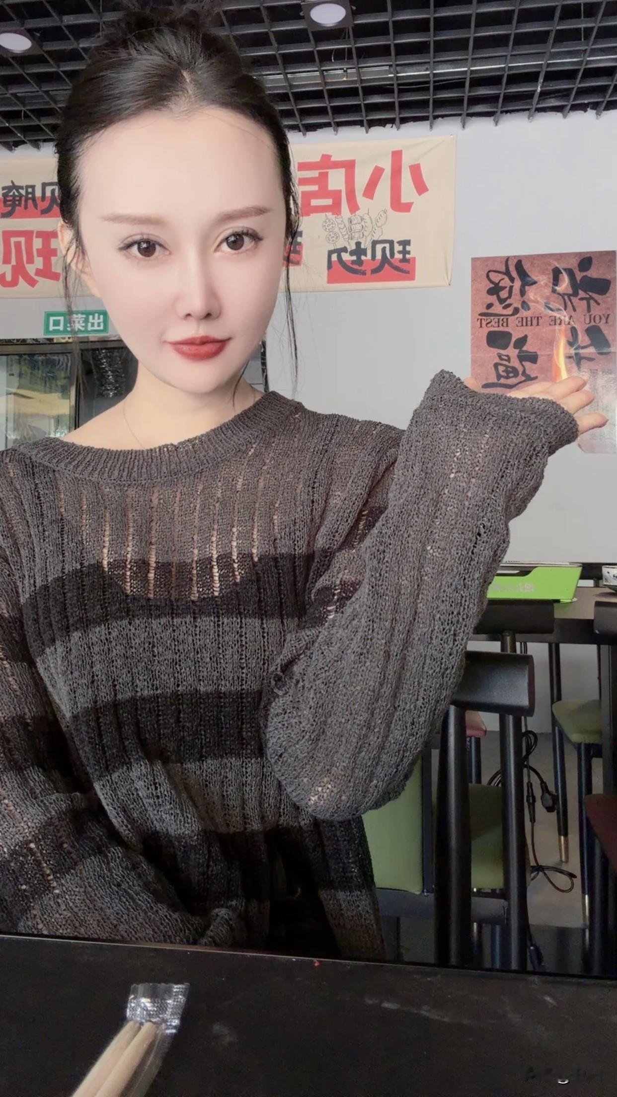 我认为支持，感情到位，结婚证和结婚典礼是个形式