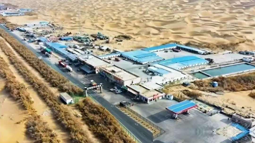 塔中镇建在流沙上，沙漠中心不该有镇，它靠啥活下来？塔中镇是全国唯一建在塔克拉
