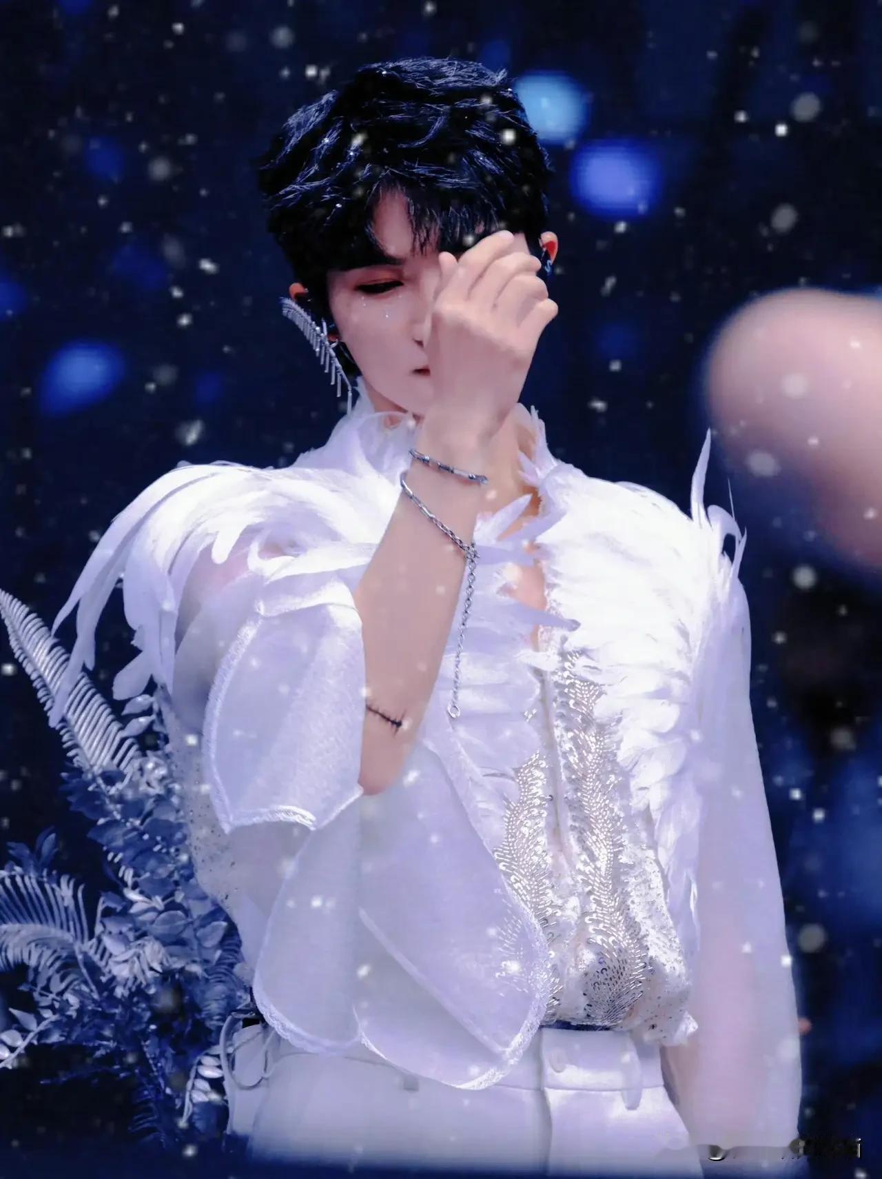 周深这演唱会抢票比春运还刺激啊！广州连开两场的16万张票，大麦单场放票超6万张，