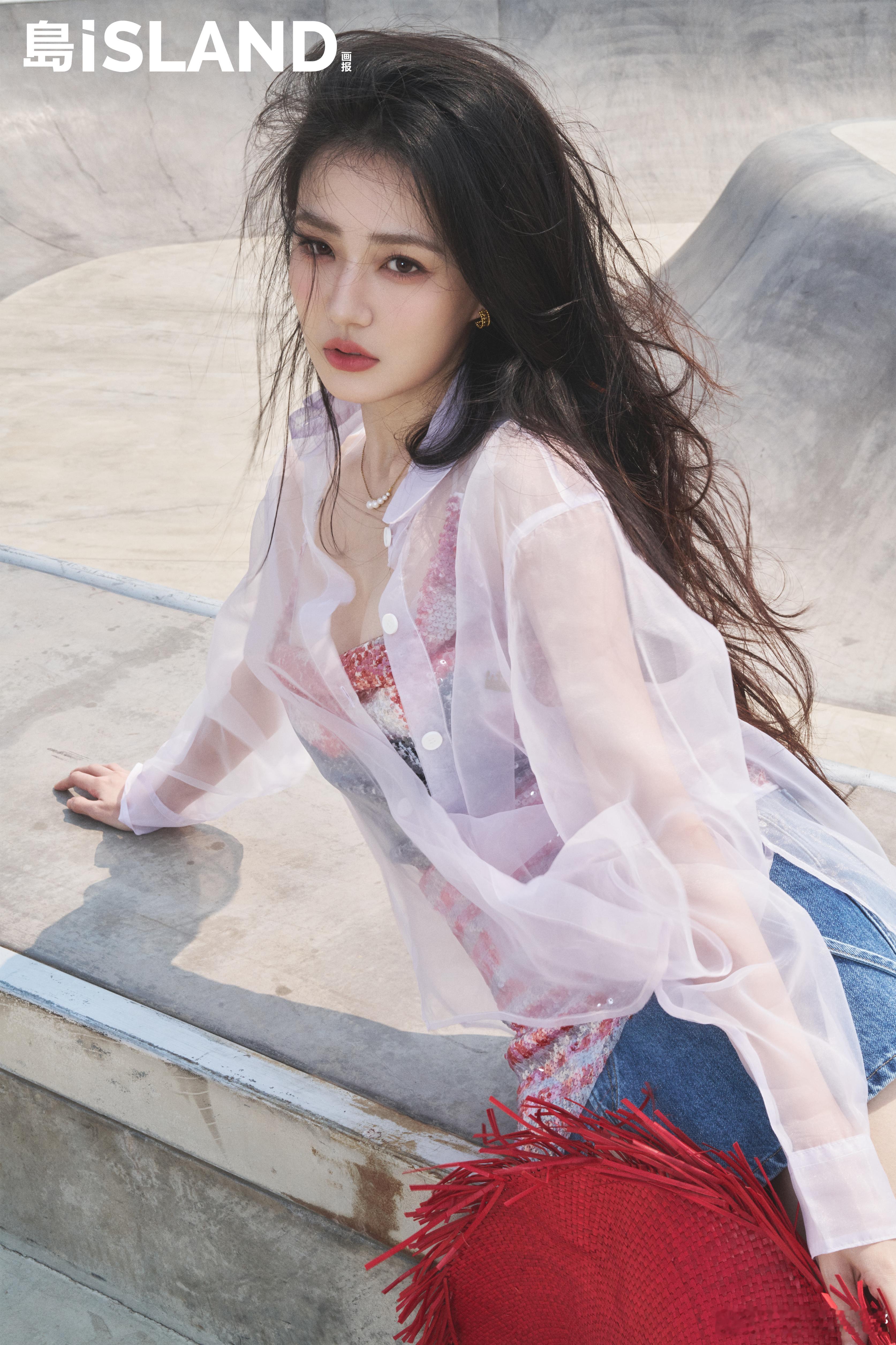 徐璐徐璐夏日清爽穿搭！学起来~这个海边拍的杂志大片真滴好美！！GAFE的