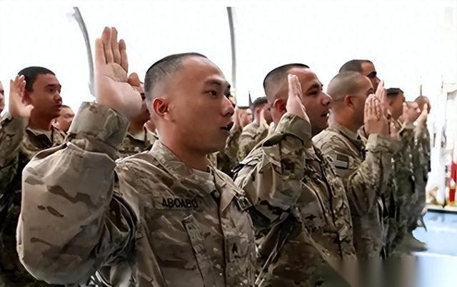 战场对面站着“2万多张中国面孔”？这不是拍电影，是美军里的真事儿。不少人心里犯嘀