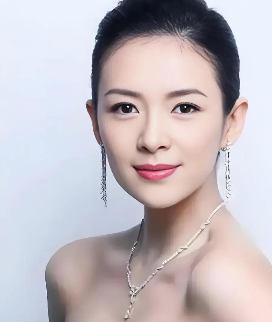 我估摸着章子怡这辈子都很难结婚了倒不是因为她年纪大了，也不是她心里还念着汪峰