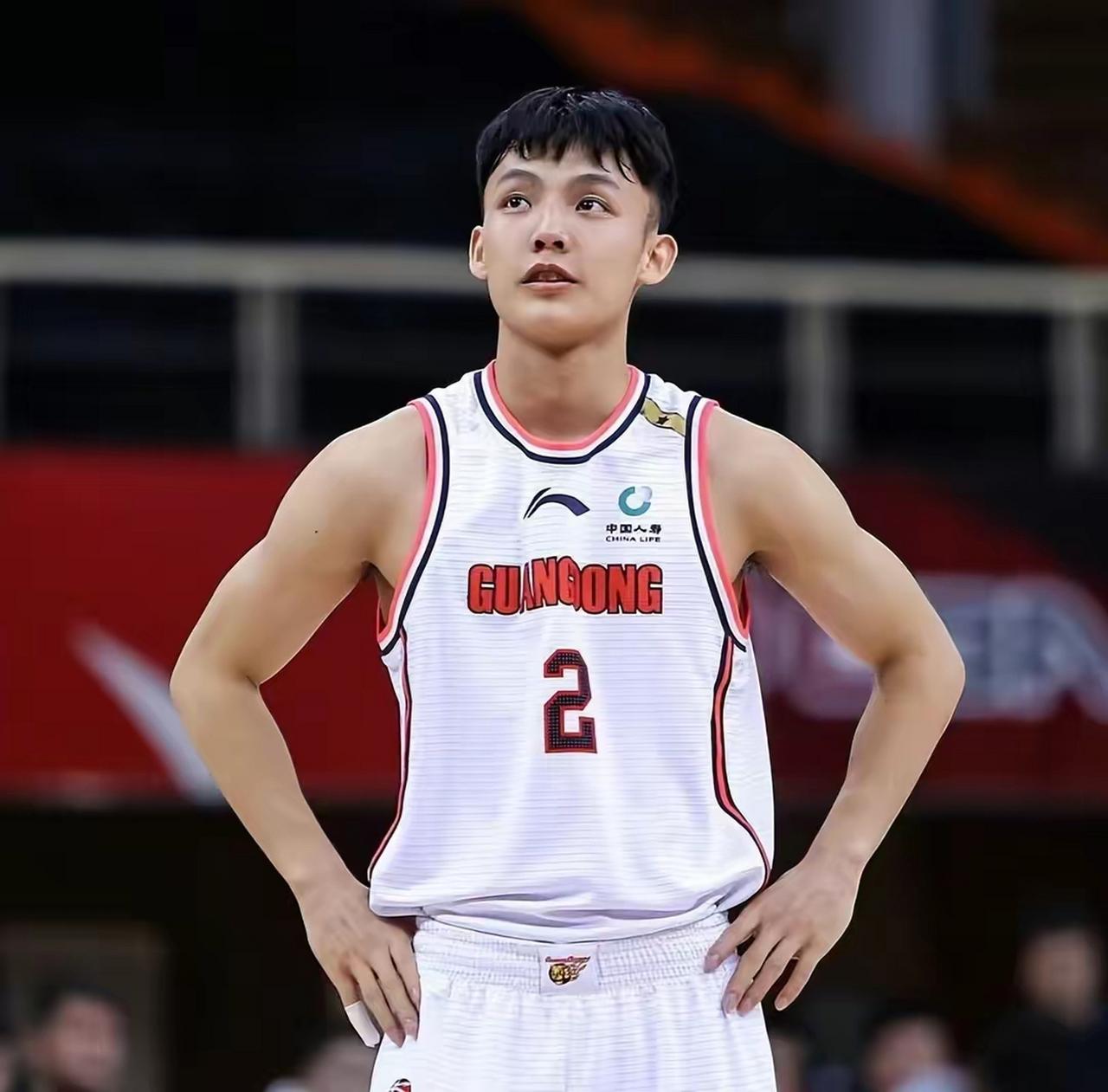 杜锋辜负徐杰的努力！CBA联盟公布各项奖项后，徐杰却是名落孙山！要知道在第一阶