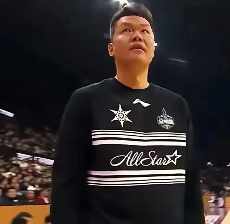 内线短板，广东终于动手了！一口气签下18+10怪兽，球迷直呼“早干嘛去了