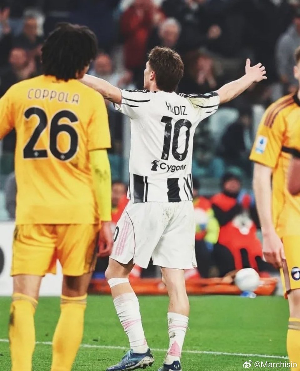 25/26赛季欧洲五大联赛中，只有两名球员至少完成了65次成功过人，并为队友创造