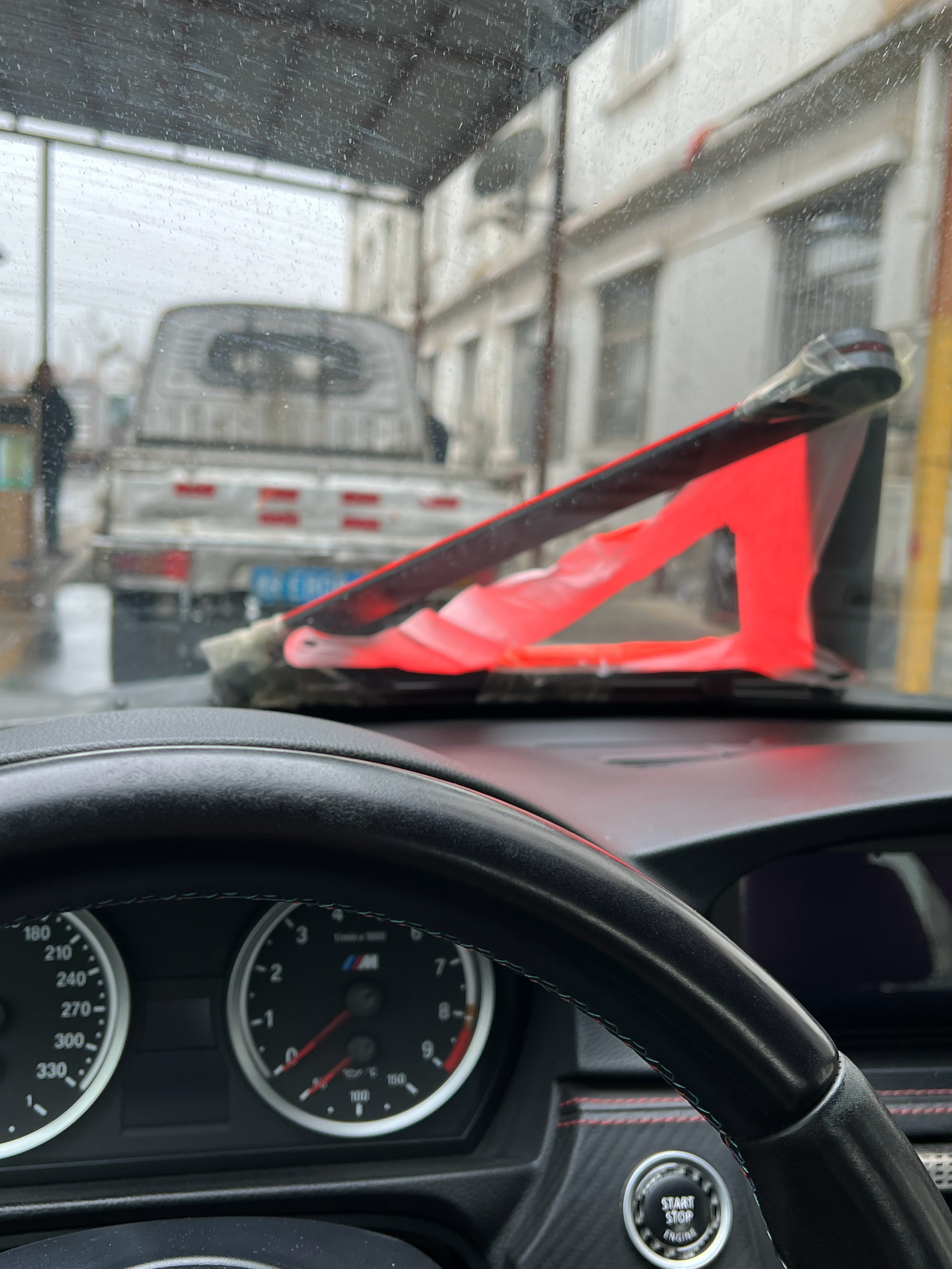 有趣的灵魂，一年一检来上线验车了听里面踩油门的声音我都心慌天津