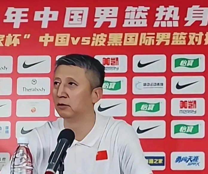 或许是吸取了女篮的教训，亦或是真的对现在的中国男篮没信心，出征亚洲杯前，郭士强是
