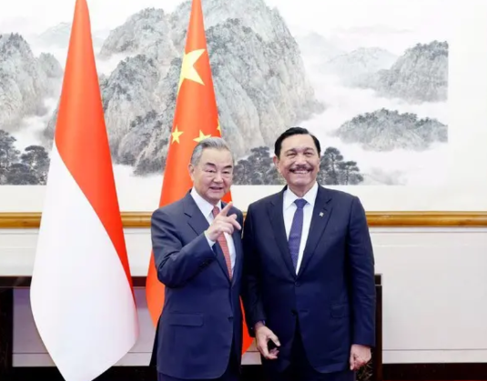 印尼主动访华，中印（尼）合作再升温！全球各国都盼着和中国见面谈合作，欧洲各国刚