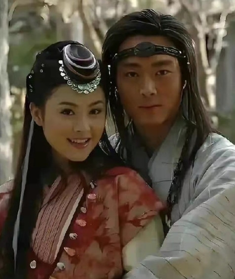 沈腾老婆王琦年轻时旧照惊艳，圆脸流量花长相超好看。本可在娱乐圈大放异彩，却后来退