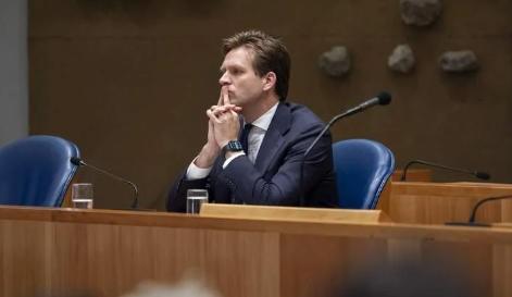 这还是中国的错了？据媒体12月6日报道，荷兰大臣卡雷曼斯4日在就安世半导体事件