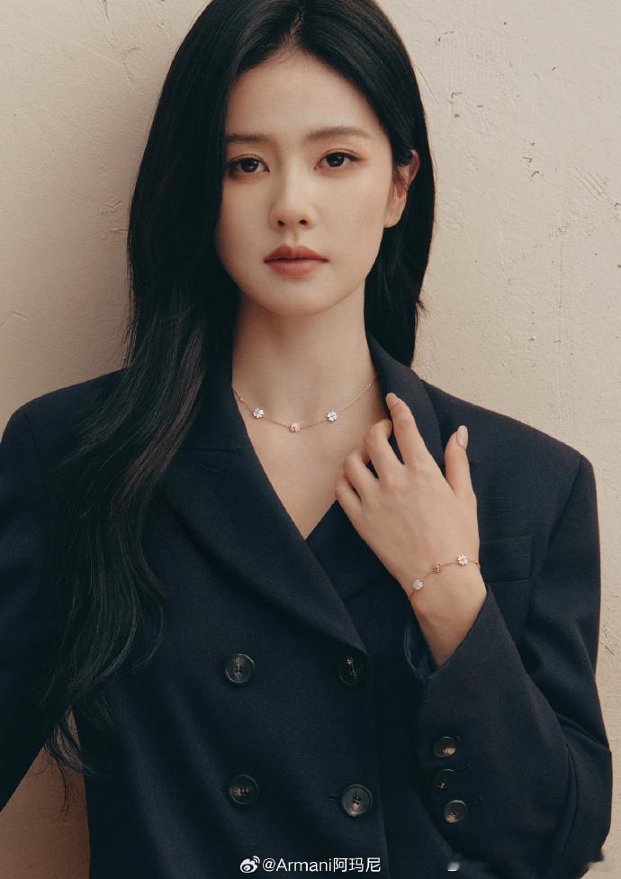 白鹿摄影许闯许闯拍的白鹿许闯镜头里的白鹿，每一张都很有氛围感