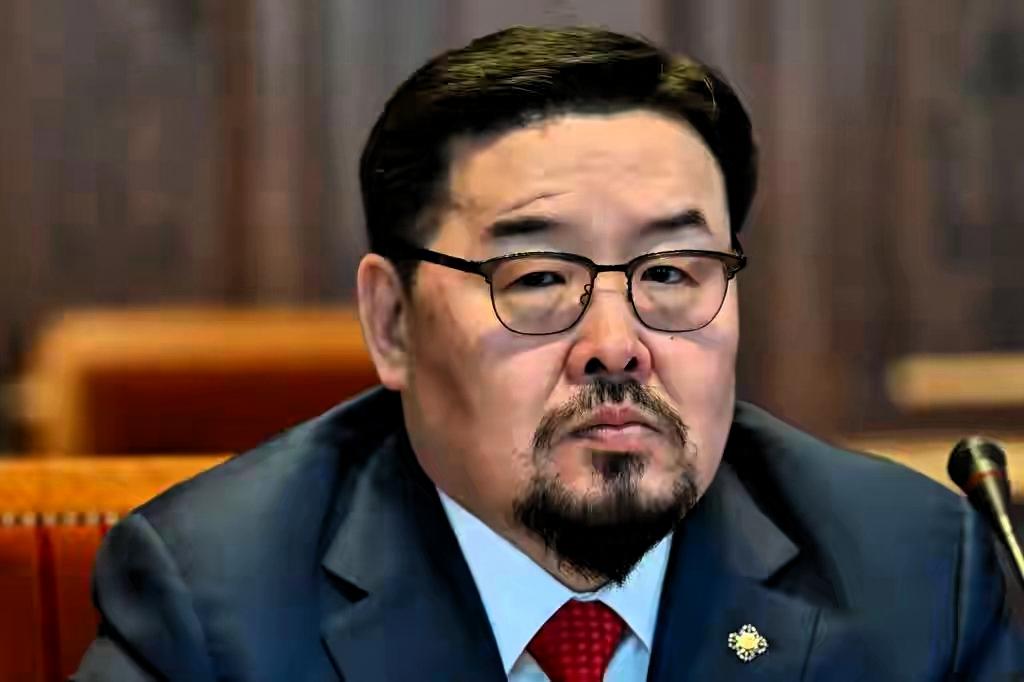 蒙古国政局大反转！总统为啥硬保总理？这两天蒙古国政坛上演了一出“权力的游戏”