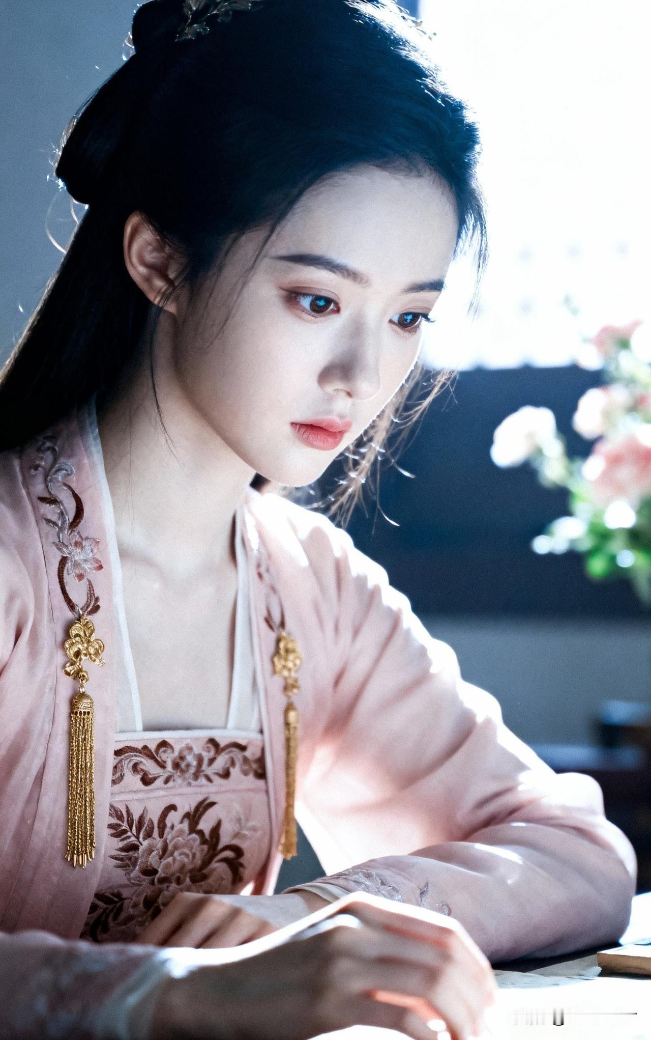 古典美人沉思图，古风韵味十足