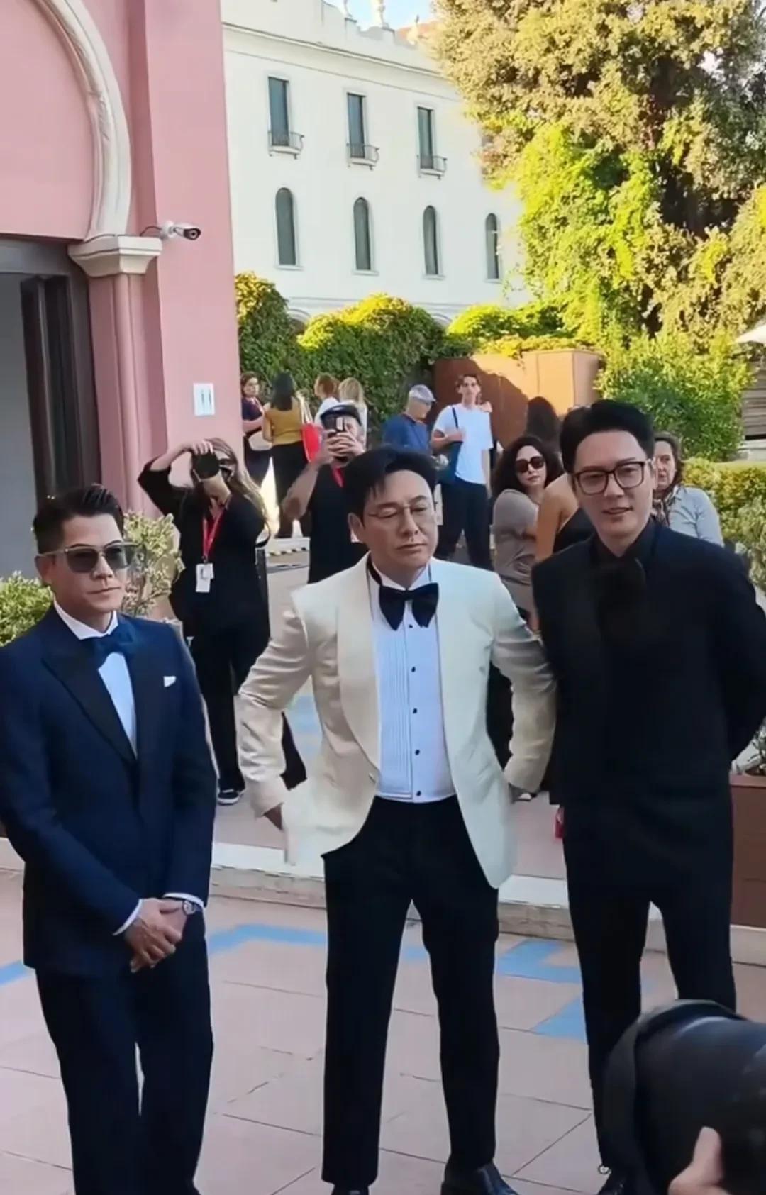 郭富城这是西装一穿，气场自来啊！郭富城现身威尼斯电影节，来接受“中意文化交流大