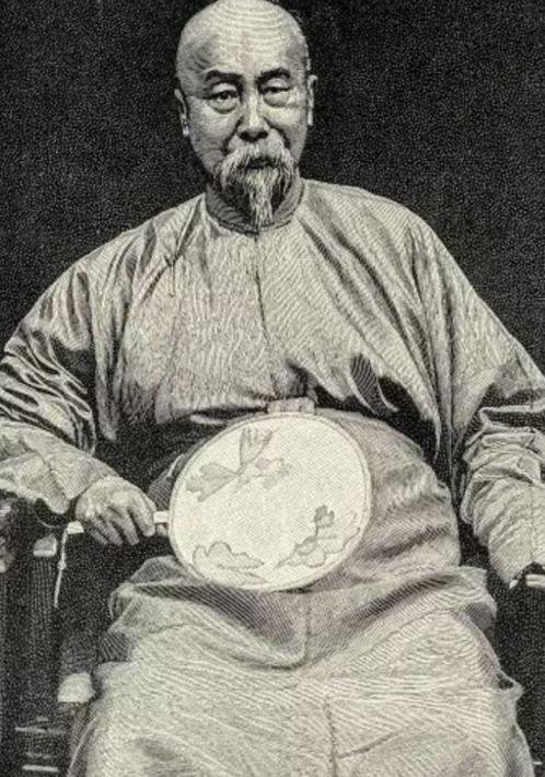 1896年8月李鸿章在英国访问时，对欧美新女性很好奇，不明白她们中为什么有人热爱