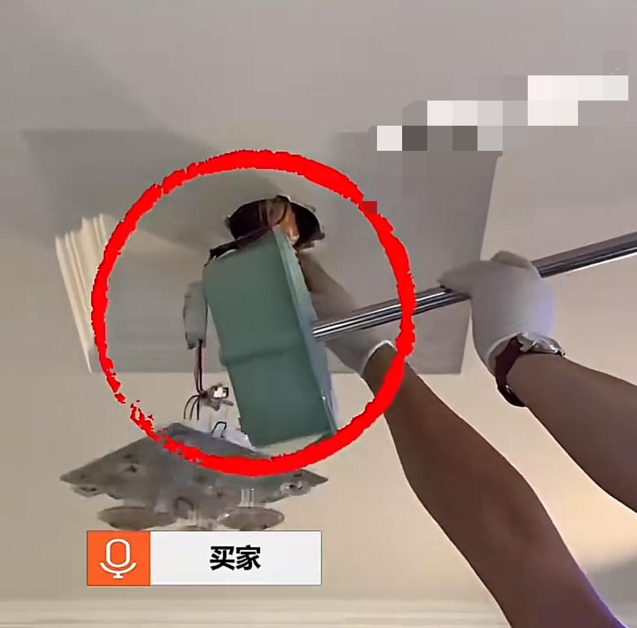 离谱没边了！合肥女子买二手房收房遭原房东全屋藏死鸡报复，吊顶滴血水！事情得从今年