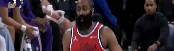 比尔·盖茨掏钱买票时，绝对想不到自己看的是一场“季后赛预演”。你看到快船替补席