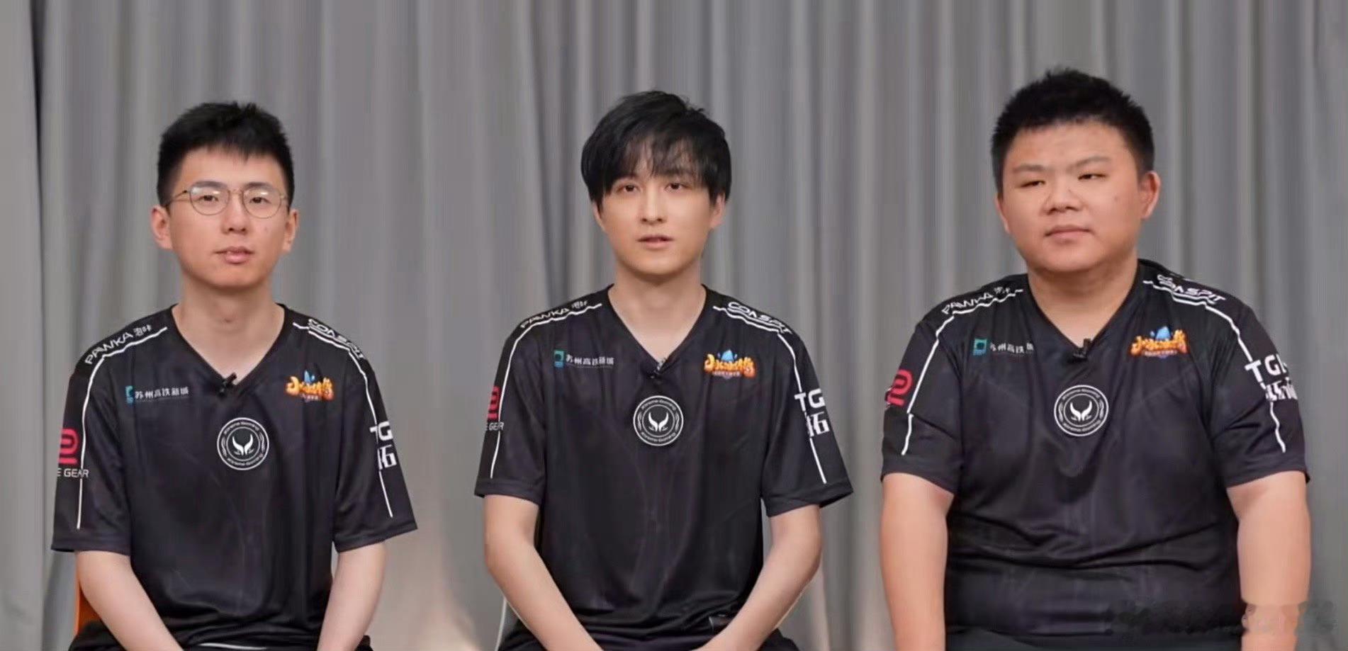 Xinq：成俊那个队没什么惊喜啊，都是一些老逼，估计也是打着玩的，就别他们搞的.