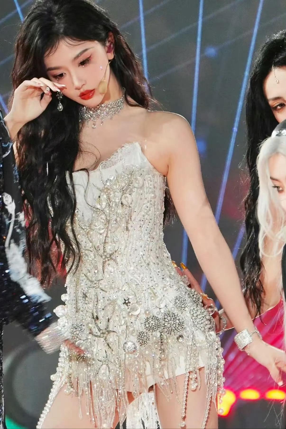 孔雪儿往新歌里加了什么女团孔雪儿杀回来了孔雪儿生日新歌惊喜上线🎶颜值气质全程在