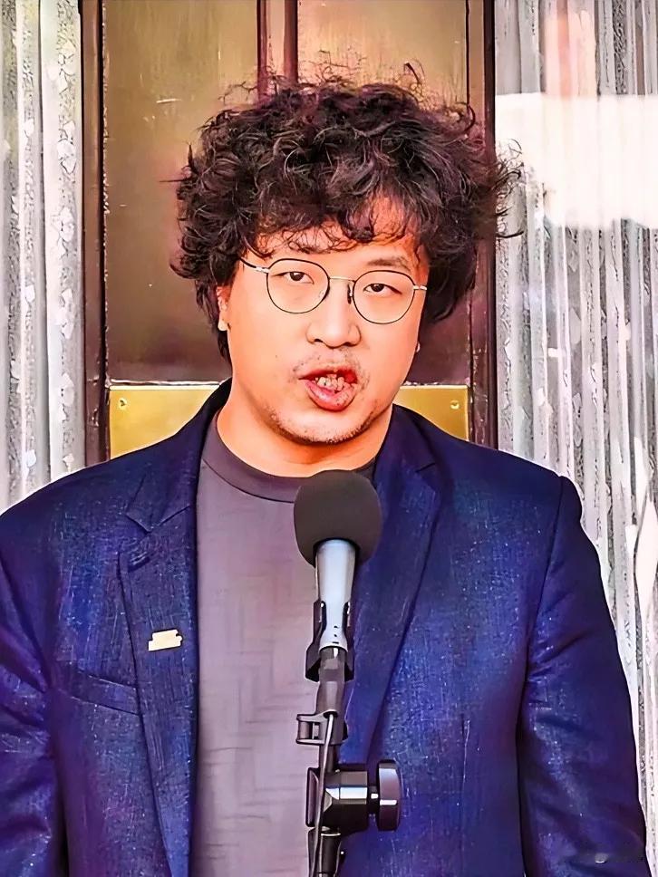 沈伯洋还嘴硬“不怕”？断了财路封了出路，这火迟早烧到自己！重庆警方一立案