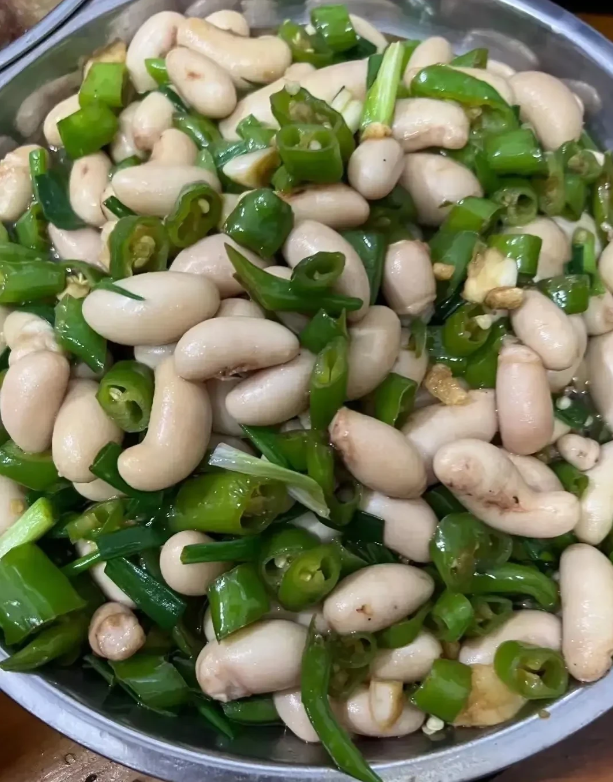 这诱人的经典美食自哪里？有知道叫什么的吗？