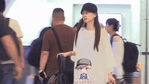 娱记苏小五发布视频曝光文章新恋情，文章疑有新恋情，女友疑似演员凤莉，眉眼被指神似